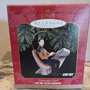 Hallmark Star Trek Ornament - Black and Gold